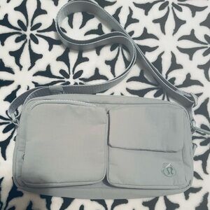 lululemon Multi-Pocket belt bag 2.5L